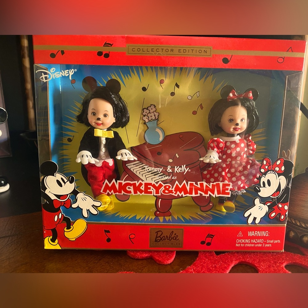 NRFB  2002 Barbie Collector Edition Tommy & Kelly dressed as Mickey & Minnie